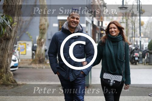 Amsterdam 13 december 2016 
Ruud Gullit op de cornelis schuytstraat met zijn vriendin Karin de Rooij