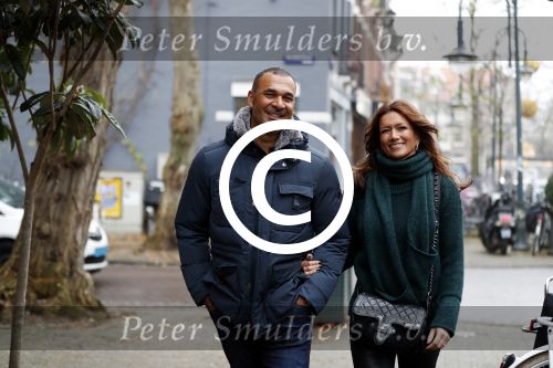 Amsterdam 13 december 2016 
Ruud Gullit op de cornelis schuytstraat met zijn vriendin Karin de Rooij