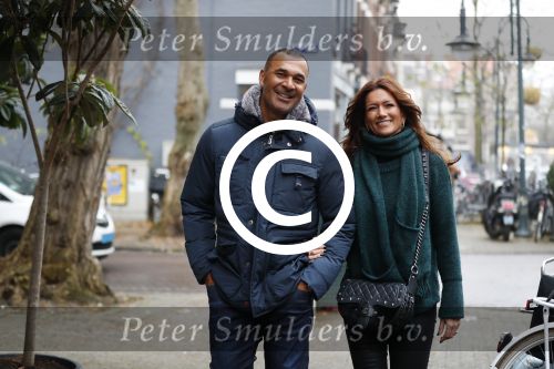 Amsterdam 13 december 2016 
Ruud Gullit op de cornelis schuytstraat met zijn vriendin Karin de Rooij
