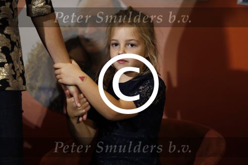 Amsterdam 14 november 2016
Winston Gerschtanowitz presenteerde de nieuwe sinterklaasboeken van Jumbo gemaakt door Katja  en Wim Schuurman Albert Verlinde en Wesley Sneijder die helaas niet aanwezig kon zijn in de Bibliotheek van Amsterdam. Katja had dochter Sammie mee genomen.