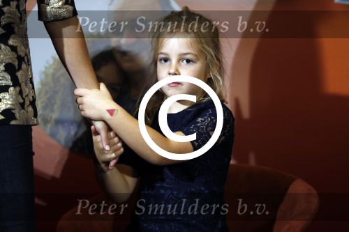 Amsterdam 14 november 2016
Winston Gerschtanowitz presenteerde de nieuwe sinterklaasboeken van Jumbo gemaakt door Katja  en Wim Schuurman Albert Verlinde en Wesley Sneijder die helaas niet aanwezig kon zijn in de Bibliotheek van Amsterdam. Katja had dochter Sammie mee genomen.