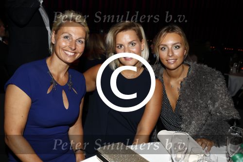 Hilversum 26 september 2016
Finale miss Nederland verkiezing in studio 21. Kim Kotter en Viktor Brand presenteren het. sandra Peet met dochter Loes