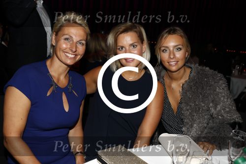 Hilversum 26 september 2016
Finale miss Nederland verkiezing in studio 21. Kim Kotter en Viktor Brand presenteren het. sandra Peet met dochter Loes