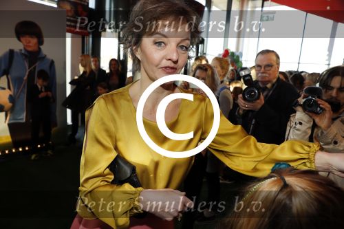 Utrecht 26 november 2016
Premiere Mees Kees in Utrecht met in hoofdrollen  Sanne Wallis de Vries Leendert de Ridder en Maarten Heijmans. Sanne Wallis de Vries met kinderen