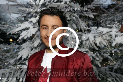 Kaatsheuvel 16 november 2016
Opnames videoclip Toppers met Rene Froger Gerard Joling Jeroen v d Boom Maxim Froger Danny Froger Lee Towers Andre Hazes jr O Gene en Maan. Opnames vonden plaats in de efteling.