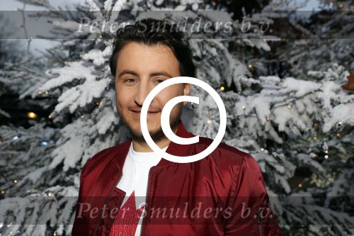 Kaatsheuvel 16 november 2016
Opnames videoclip Toppers met Rene Froger Gerard Joling Jeroen v d Boom Maxim Froger Danny Froger Lee Towers Andre Hazes jr O Gene en Maan. Opnames vonden plaats in de efteling.