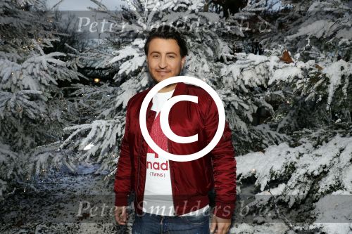 Kaatsheuvel 16 november 2016
Opnames videoclip Toppers met Rene Froger Gerard Joling Jeroen v d Boom Maxim Froger Danny Froger Lee Towers Andre Hazes jr O Gene en Maan. Opnames vonden plaats in de efteling.