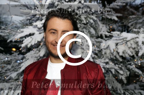 Kaatsheuvel 16 november 2016
Opnames videoclip Toppers met Rene Froger Gerard Joling Jeroen v d Boom Maxim Froger Danny Froger Lee Towers Andre Hazes jr O Gene en Maan. Opnames vonden plaats in de efteling.