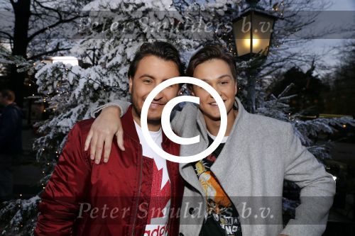 Kaatsheuvel 16 november 2016
Opnames videoclip Toppers met Rene Froger Gerard Joling Jeroen v d Boom Maxim Froger Danny Froger Lee Towers Andre Hazes jr O Gene en Maan. Opnames vonden plaats in de efteling.