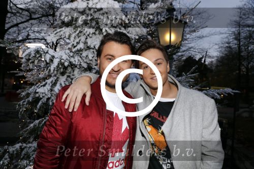 Kaatsheuvel 16 november 2016
Opnames videoclip Toppers met Rene Froger Gerard Joling Jeroen v d Boom Maxim Froger Danny Froger Lee Towers Andre Hazes jr O Gene en Maan. Opnames vonden plaats in de efteling.