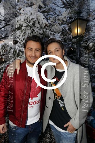 Kaatsheuvel 16 november 2016
Opnames videoclip Toppers met Rene Froger Gerard Joling Jeroen v d Boom Maxim Froger Danny Froger Lee Towers Andre Hazes jr O Gene en Maan. Opnames vonden plaats in de efteling.