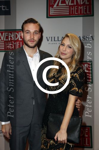 Amsterdam 14 november 2016
Premiere de zevende hemel in theater Carre. Sarah Chronis met vriend