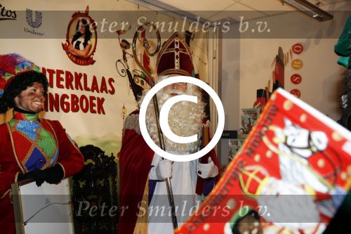 Utrecht 23 november 2016
Presentatie sint meezingboeken met Kim Lian v d Meij Sinterklaas en pieten