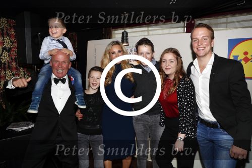 Hoorn 15 december 2016
Sonja Bakker presenteert haar 5e boek wat ze samen met Lidl uitgeeft. Haar man Jan Reus en alle kinderen zijn aanwezig