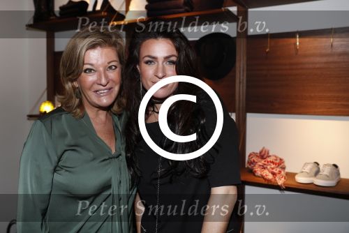 Amsterdam 17 december 2016 
Opening winkel Nynke Wynia door vriendin Micky Hoogendijk