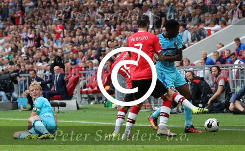 Eindhoven, 18 September 2016 PSV-Feyenoord, eindstand 0-1 Kompetitie Seizoen 2016/2017
Terence Kongolo en Gaston Pereiro