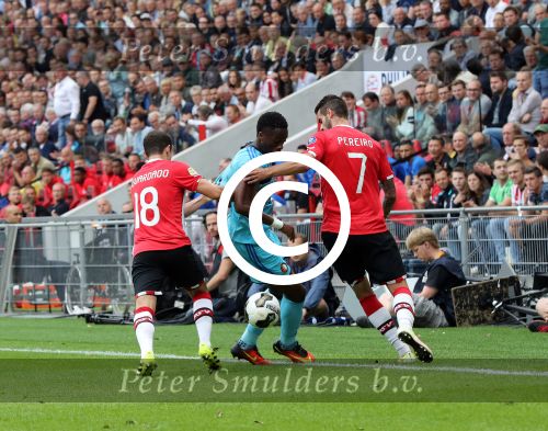 Eindhoven, 18 September 2016 PSV-Feyenoord, eindstand 0-1 Kompetitie Seizoen 2016/2017
Terence Kongolo en Gaston Pereiro