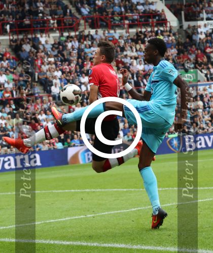 Eindhoven, 18 September 2016 PSV-Feyenoord, eindstand 0-1 Kompetitie Seizoen 2016/2017
Terence Kongolo en Santiago Arias