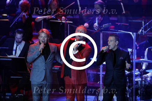 Amsterdam 28 november 2016
25 jaar Gordon artiest in het concertgebouw.
Gordon zingt met Wesley Klein en Thomas Berge