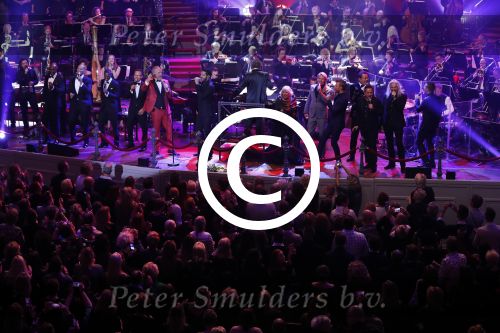 Amsterdam 28 november 2016
25 jaar Gordon artiest in het concertgebouw.
Gordon zingt met Wesley Klein en Thomas Berge