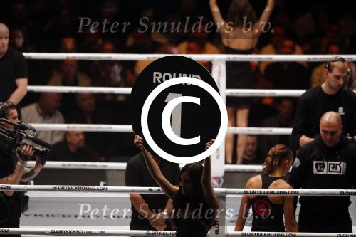 Oberhausen 10 december 2016
Rico Verhoeven wint zijn gevecht met Badr Hari tijdens de GLORY COLLISION in Oberhausen. Tiffany van Soest wint bij de dames