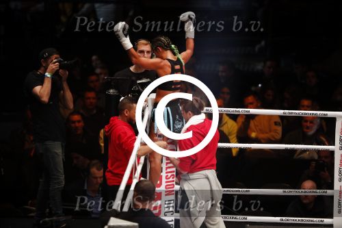 Oberhausen 10 december 2016
Rico Verhoeven wint zijn gevecht met Badr Hari tijdens de GLORY COLLISION in Oberhausen. Tiffany van Soest wint bij de dames