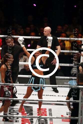 Oberhausen 10 december 2016
Rico Verhoeven wint zijn gevecht met Badr Hari tijdens de GLORY COLLISION in Oberhausen. Tiffany van Soest wint bij de dames