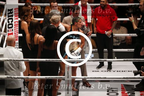 Oberhausen 10 december 2016
Rico Verhoeven wint zijn gevecht met Badr Hari tijdens de GLORY COLLISION in Oberhausen. Tiffany van Soest wint bij de dames