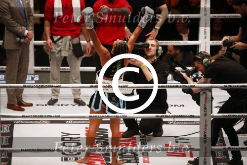 Oberhausen 10 december 2016
Rico Verhoeven wint zijn gevecht met Badr Hari tijdens de GLORY COLLISION in Oberhausen. Tiffany van Soest wint bij de dames