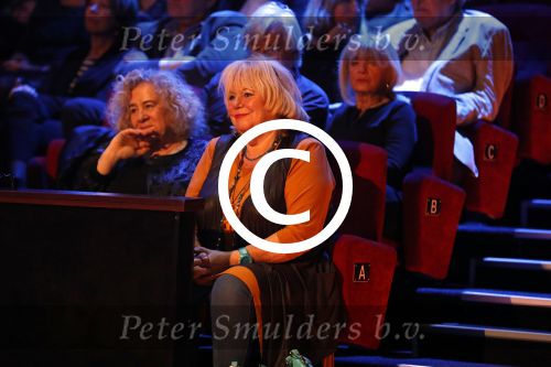 Amsterdam 20 november 2016
Rob de Nijs krijgt de radio5 oeuvre award in theater Amsterdam . Zijn vrouw Henriette en zoons Robert en Yoshi zijn ook aanwezig alsmede zijn ex vrouw Belinda meuldijk. Tineke de Nooij