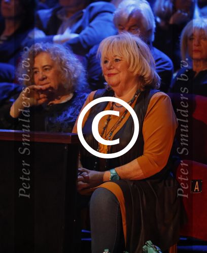 Amsterdam 20 november 2016
Rob de Nijs krijgt de radio5 oeuvre award in theater Amsterdam . Zijn vrouw Henriette en zoons Robert en Yoshi zijn ook aanwezig alsmede zijn ex vrouw Belinda meuldijk. Tineke de Nooij