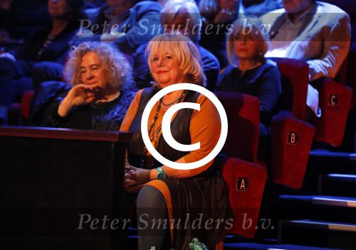 Amsterdam 20 november 2016
Rob de Nijs krijgt de radio5 oeuvre award in theater Amsterdam . Zijn vrouw Henriette en zoons Robert en Yoshi zijn ook aanwezig alsmede zijn ex vrouw Belinda meuldijk. Tineke de Nooij