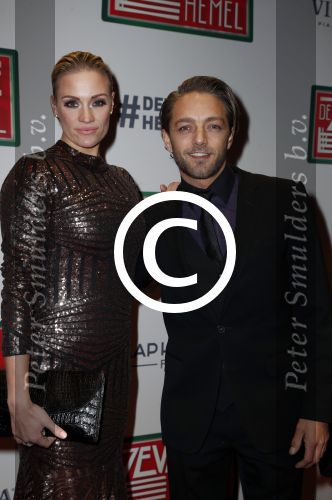 Amsterdam 14 november 2016
Premiere de zevende hemel in theater Carre. Tommie Christiaan en partner Michelle Splietelhof