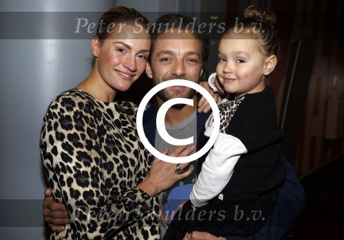 Amsterdam 26 november 2016
20 jaar studio 100 in het ziggodome met oa K3. Tommie Christiaan met vrouw en dochter