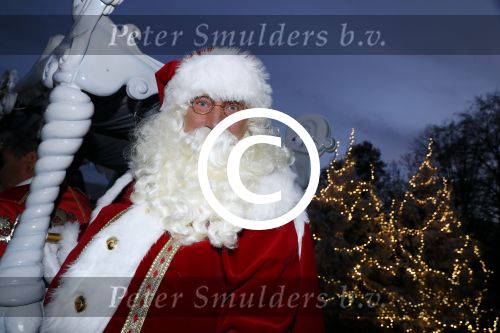 Kaatsheuvel 16 november 2016
Opnames videoclip Toppers met Rene Froger Gerard Joling Jeroen v d Boom Maxim Froger Danny Froger Lee Towers Andre Hazes jr O Gene en Maan. Opnames vonden plaats in de efteling. Tony Bodar als kerstman