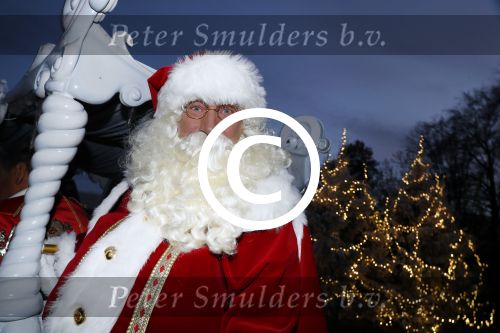 Kaatsheuvel 16 november 2016
Opnames videoclip Toppers met Rene Froger Gerard Joling Jeroen v d Boom Maxim Froger Danny Froger Lee Towers Andre Hazes jr O Gene en Maan. Opnames vonden plaats in de efteling. Tony Bodar als kerstman