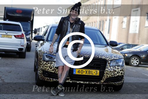 Amnsterdam 24 november 2016
Tony Peroni  jr met zijn audi die gestickerd is met tijgerprint . Tony was bij Buddha to Buddha