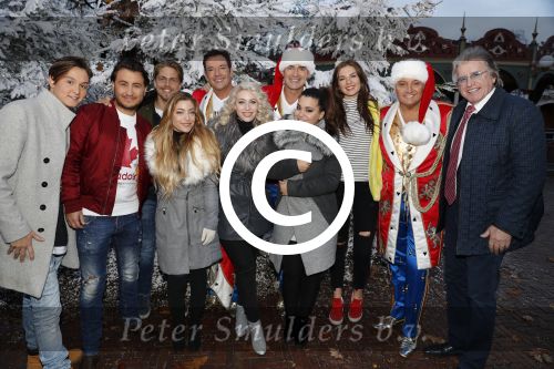 Kaatsheuvel 16 november 2016
Opnames videoclip Toppers met Rene Froger Gerard Joling Jeroen v d Boom Maxim Froger Danny Froger Lee Towers Andre Hazes jr O Gene en Maan. Opnames vonden plaats in de efteling.