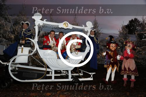 Kaatsheuvel 16 november 2016
Opnames videoclip Toppers met Rene Froger Gerard Joling Jeroen v d Boom Maxim Froger Danny Froger Lee Towers Andre Hazes jr O Gene en Maan. Opnames vonden plaats in de efteling.