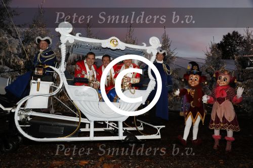 Kaatsheuvel 16 november 2016
Opnames videoclip Toppers met Rene Froger Gerard Joling Jeroen v d Boom Maxim Froger Danny Froger Lee Towers Andre Hazes jr O Gene en Maan. Opnames vonden plaats in de efteling.