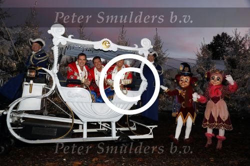 Kaatsheuvel 16 november 2016
Opnames videoclip Toppers met Rene Froger Gerard Joling Jeroen v d Boom Maxim Froger Danny Froger Lee Towers Andre Hazes jr O Gene en Maan. Opnames vonden plaats in de efteling.