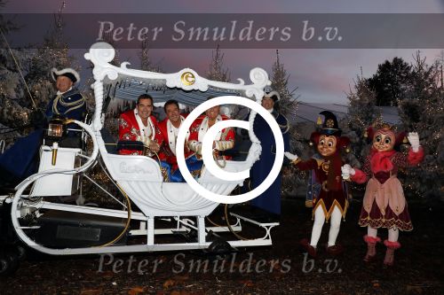 Kaatsheuvel 16 november 2016
Opnames videoclip Toppers met Rene Froger Gerard Joling Jeroen v d Boom Maxim Froger Danny Froger Lee Towers Andre Hazes jr O Gene en Maan. Opnames vonden plaats in de efteling.
