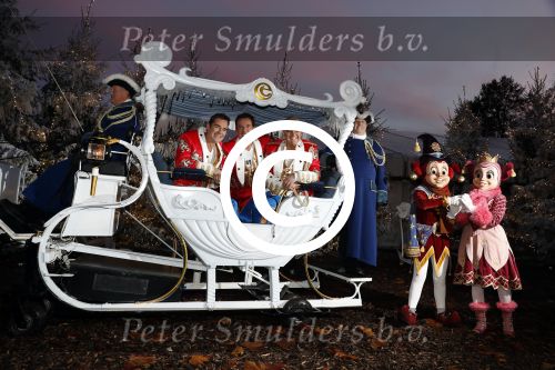 Kaatsheuvel 16 november 2016
Opnames videoclip Toppers met Rene Froger Gerard Joling Jeroen v d Boom Maxim Froger Danny Froger Lee Towers Andre Hazes jr O Gene en Maan. Opnames vonden plaats in de efteling.