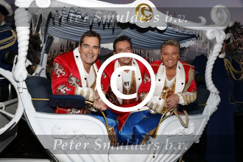 Kaatsheuvel 16 november 2016
Opnames videoclip Toppers met Rene Froger Gerard Joling Jeroen v d Boom Maxim Froger Danny Froger Lee Towers Andre Hazes jr O Gene en Maan. Opnames vonden plaats in de efteling.