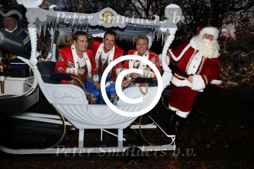 Kaatsheuvel 16 november 2016
Opnames videoclip Toppers met Rene Froger Gerard Joling Jeroen v d Boom Maxim Froger Danny Froger Lee Towers Andre Hazes jr O Gene en Maan. Opnames vonden plaats in de efteling.