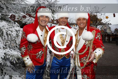 Kaatsheuvel 16 november 2016
Opnames videoclip Toppers met Rene Froger Gerard Joling Jeroen v d Boom Maxim Froger Danny Froger Lee Towers Andre Hazes jr O Gene en Maan. Opnames vonden plaats in de efteling.