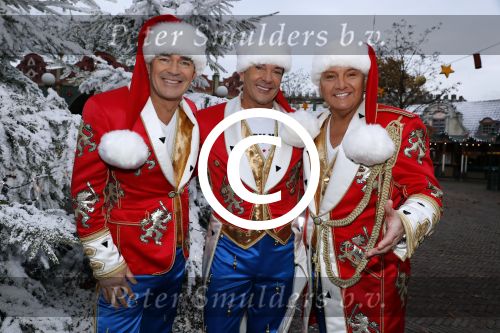 Kaatsheuvel 16 november 2016
Opnames videoclip Toppers met Rene Froger Gerard Joling Jeroen v d Boom Maxim Froger Danny Froger Lee Towers Andre Hazes jr O Gene en Maan. Opnames vonden plaats in de efteling.