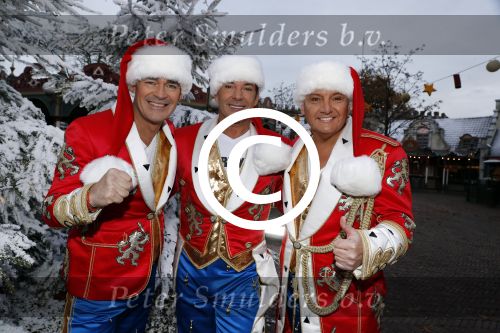 Kaatsheuvel 16 november 2016
Opnames videoclip Toppers met Rene Froger Gerard Joling Jeroen v d Boom Maxim Froger Danny Froger Lee Towers Andre Hazes jr O Gene en Maan. Opnames vonden plaats in de efteling.