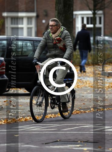 Amsterdam 30 november 2016 
Ursul de Geer op de fiets in Amsterdam