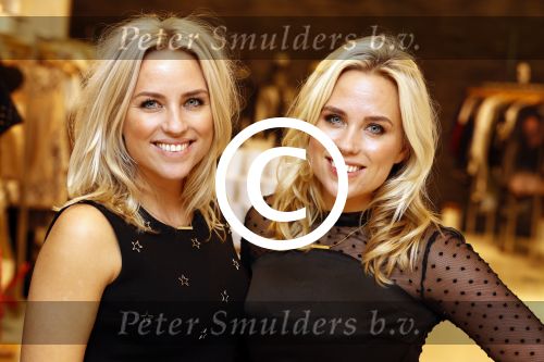 Amsterdam 15 december 2016 
Presentatie sieradenlijn Vedder en Vedder ( Anne en Esther) bij Velvet op de cornelis schuytstraat